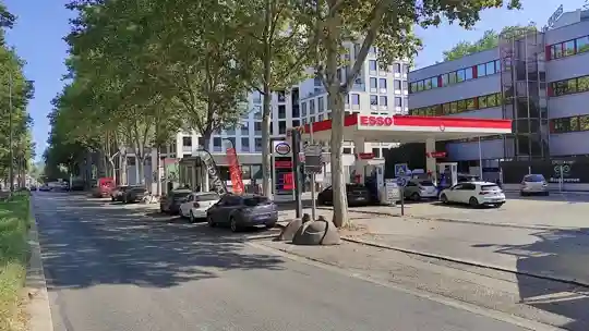 station-essence-esso-boulevard-stalingrad-villeurbanne Station Essence Esso Boulevard Stalingrad Villeurbanne