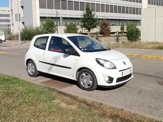twingo-blanche-vue-avant-droite-1080 Twingo Blanche Vue Avant Droite 1080